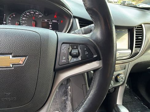 Used 2019 Chevrolet Trax LT w/ LT Convenience Package image 20