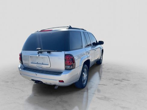 Used 2008 Chevrolet TrailBlazer LT w/ Sun And Sound Package AWD/4WD image 5