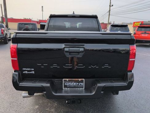 Used 2025 Toyota Tacoma SR5 AWD/4WD image 4