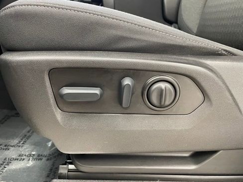 Used 2022 Chevrolet Silverado 1500 RST w/ Z71 Off-Road Package image 9