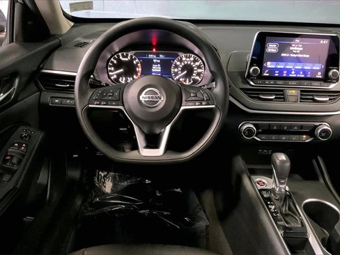 Certified 2022 Nissan Altima 2.5 SV image 4