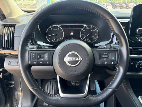 Used 2022 Nissan Pathfinder SV w/ SV Premium Package AWD/4WD image 18