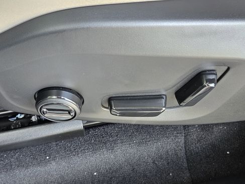 New 2026 Volvo XC60 B5 Core w/ Protection Package image 22