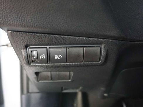 Used 2023 Toyota Corolla Cross XLE image 24