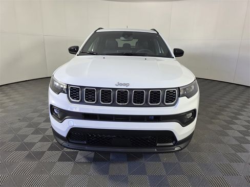 New 2026 Jeep Compass Latitude image 2