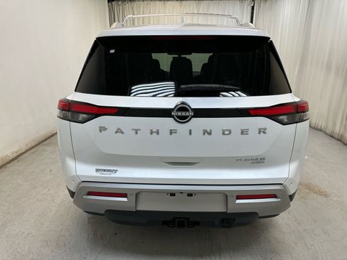New 2025 Nissan Pathfinder Platinum image 9