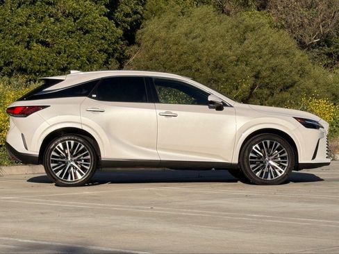 Certified 2024 Lexus RX 350 Premium w/ Accessory Package (Z1) image 11