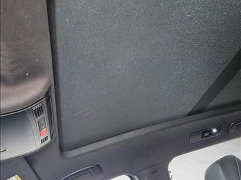 Used 2023 Volkswagen Tiguan SE R-Line FWD image 16