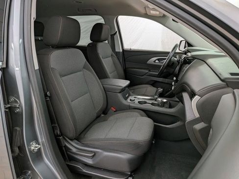 Used 2020 Chevrolet Traverse LT image 23