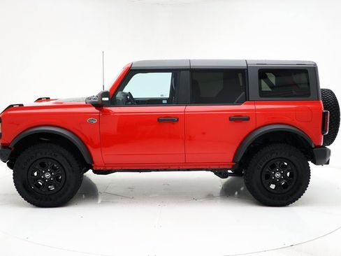 Used 2023 Ford Bronco Wildtrak image 5