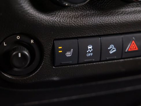 Used 2014 Jeep Wrangler Unlimited Rubicon w/ Max Tow Package AWD/4WD image 12