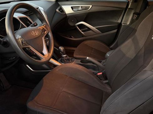 Used 2016 Hyundai Veloster image 9