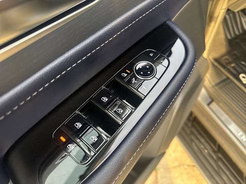 New 2026 INFINITI QX80 4WD image 10