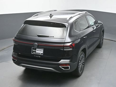 Used 2025 Volkswagen Taos SE FWD image 45