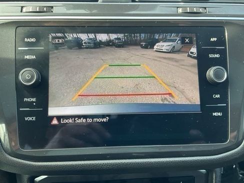 Used 2022 Volkswagen Tiguan SE AWD/4WD image 26