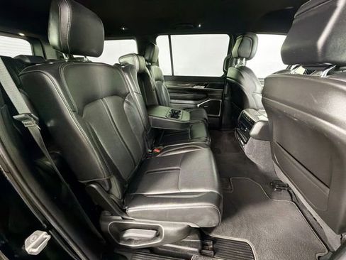 Used 2022 Jeep Wagoneer Series II image 31