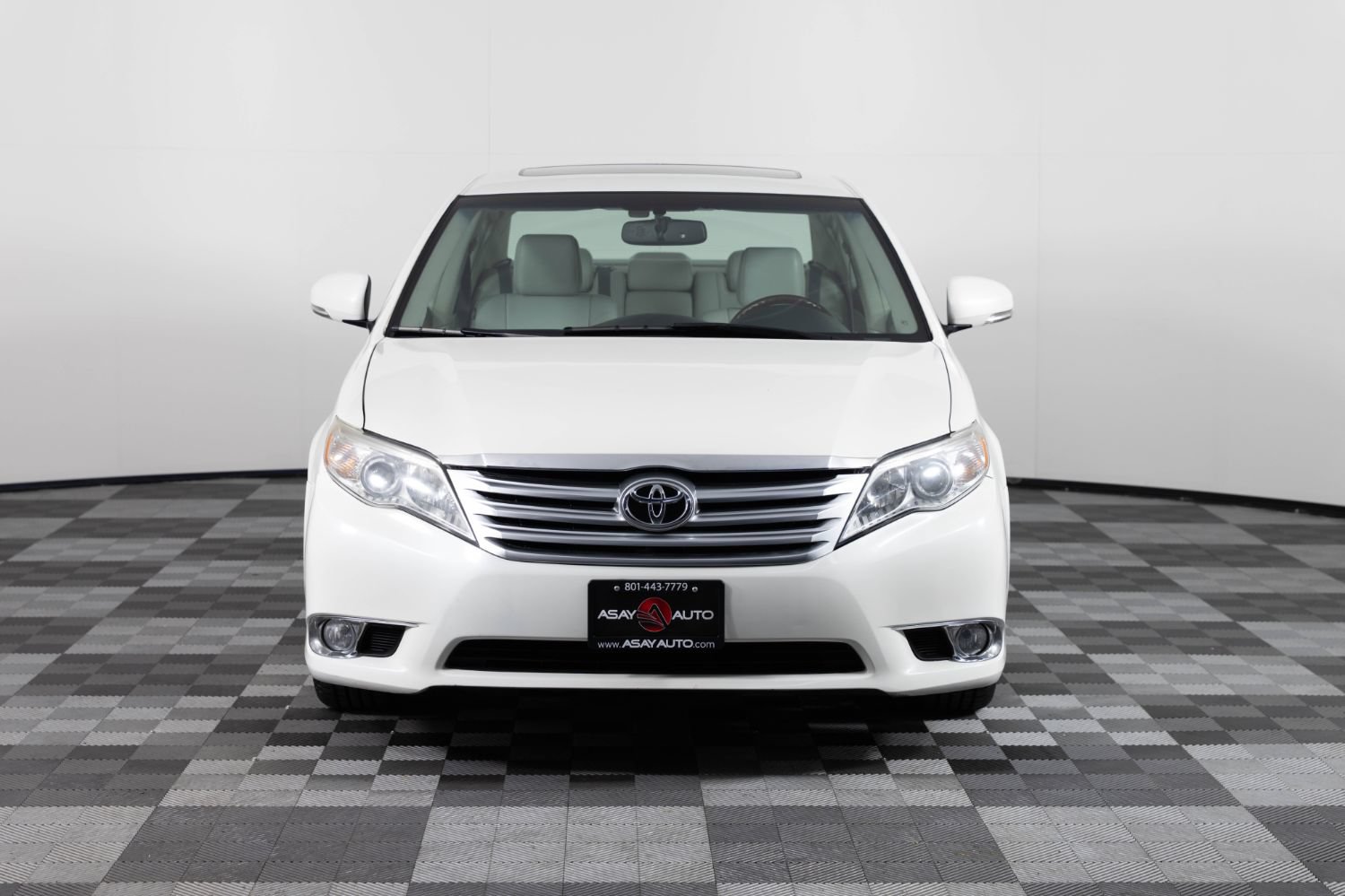 Used 2011 Toyota Avalon Limited FWD image 11