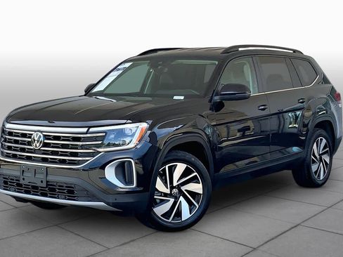 Used 2024 Volkswagen Atlas SE AWD/4WD image 1