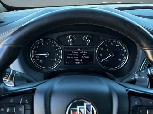 Used 2022 Buick Enclave Essence image 20