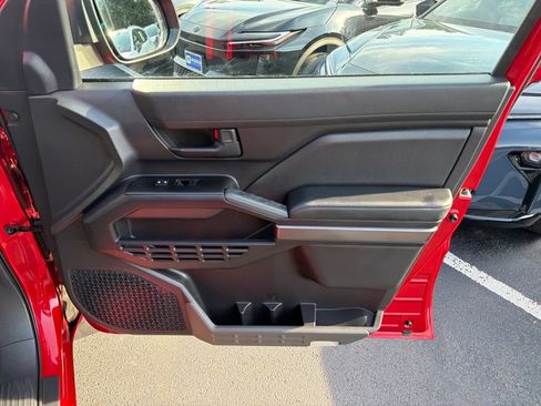 Certified 2025 Toyota 4Runner SR5 AWD/4WD image 10