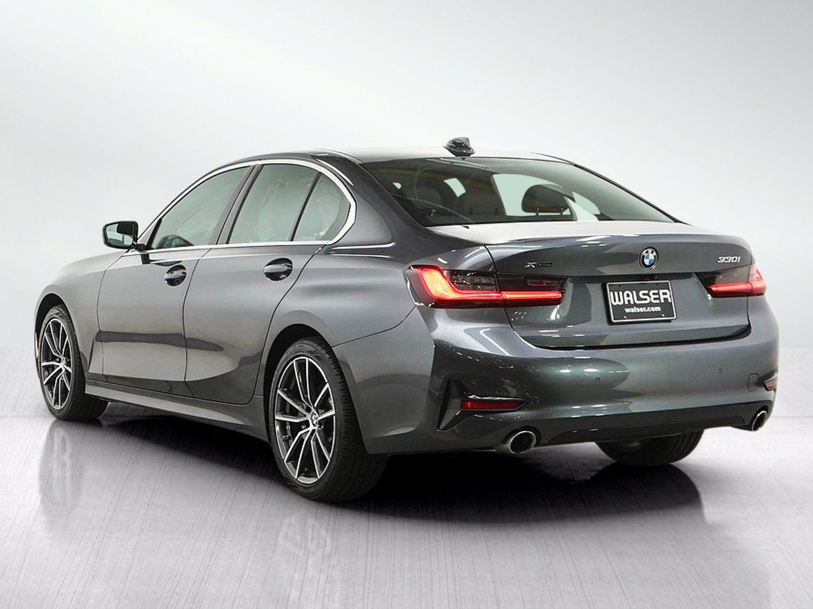 Used 2021 BMW 330i xDrive Sedan w/ Convenience Package AWD/4WD image 3