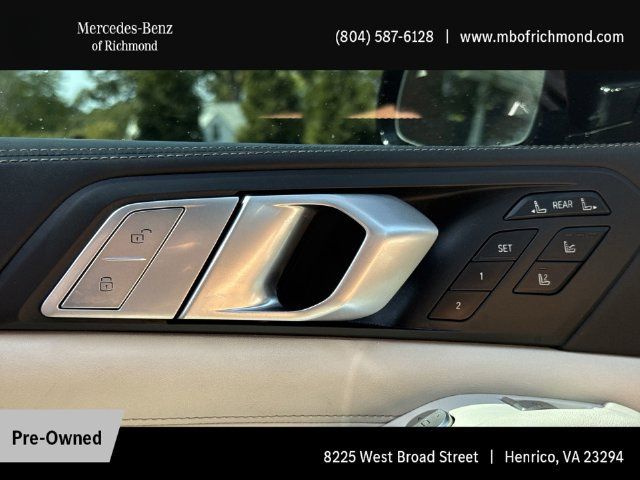 Used 2020 BMW X7 M50i w/ Dynamic Handling Package AWD/4WD image 23
