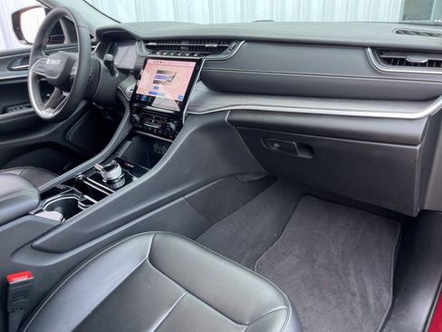 Used 2023 Jeep Grand Cherokee Limited w/ Black Appearance Package AWD/4WD image 57