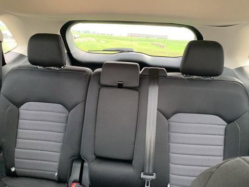 Used 2020 Ford Edge SE FWD image 8