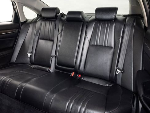 Used 2021 Honda Accord Touring image 27