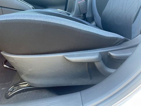 Used 2025 Nissan Versa SV image 22