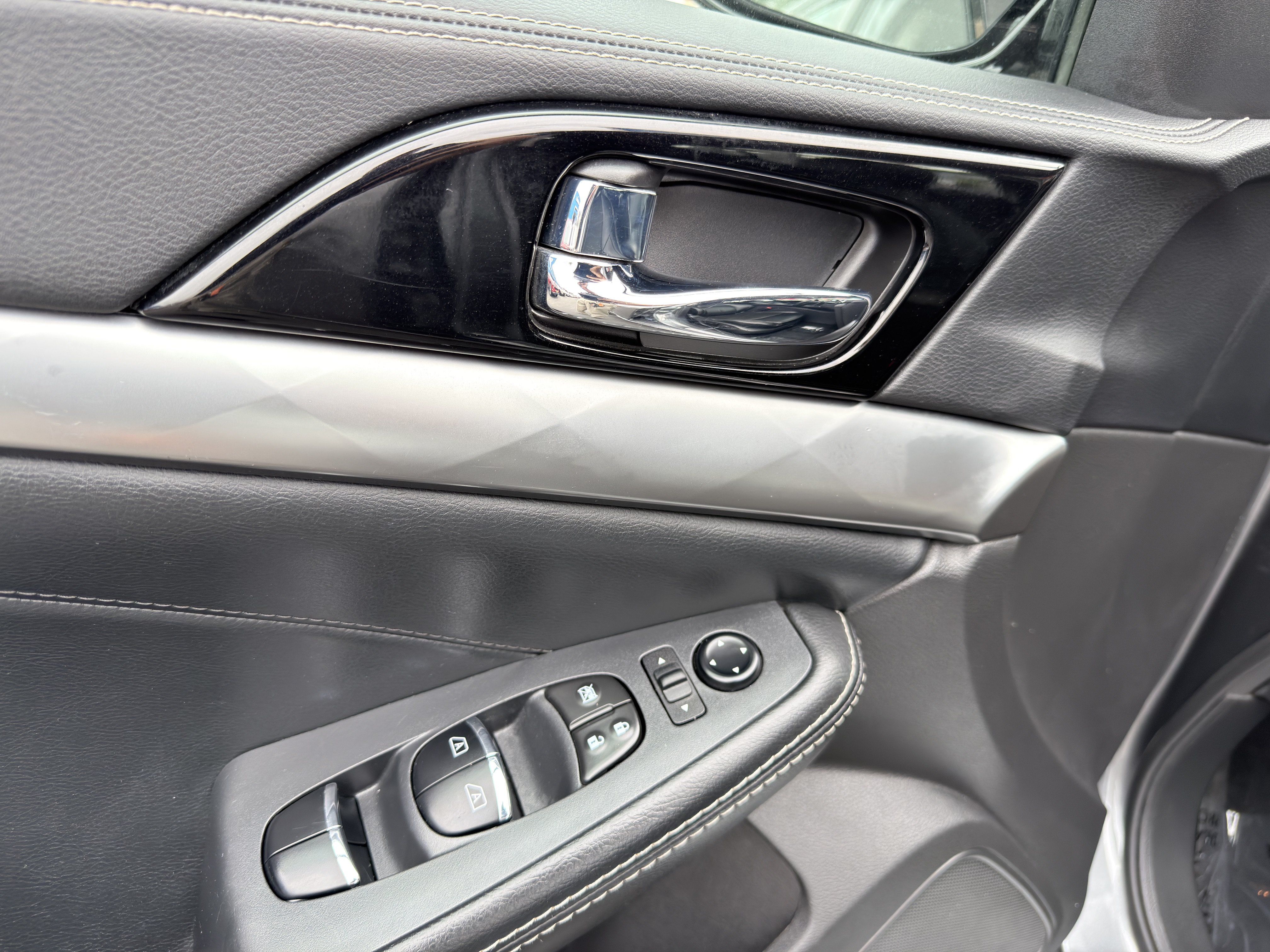 Used 2023 Nissan Maxima SV w/ Floor Mat Group FWD image 23