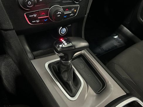 Used 2022 Dodge Charger SXT RWD image 35