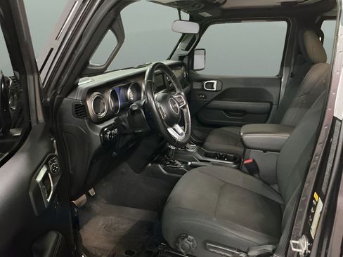 Used 2021 Jeep Wrangler Unlimited Sahara w/ Cold Weather Group image 13