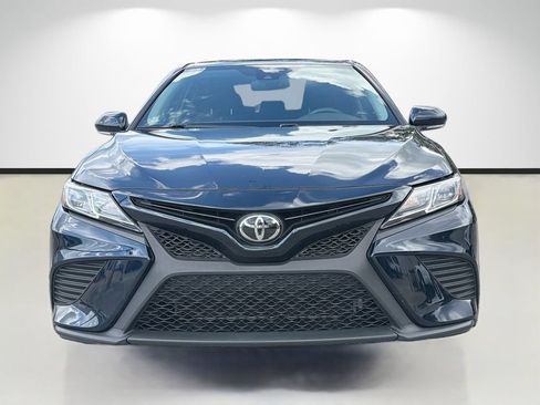 Used 2020 Toyota Camry SE w/ Convenience Package FWD image 8