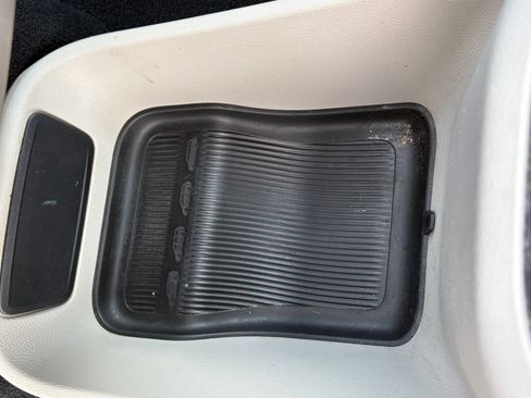 Used 2022 Chrysler Pacifica Touring-L FWD image 31