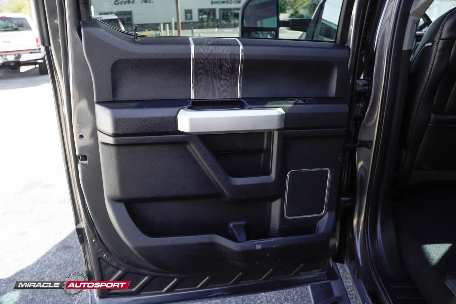 Used 2020 Ford F350 Lariat AWD/4WD image 22