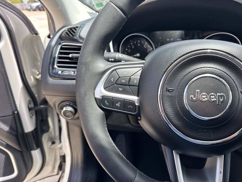 Used 2021 Jeep Compass Latitude FWD image 22