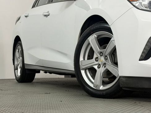 Used 2018 Chevrolet Volt LT FWD image 18