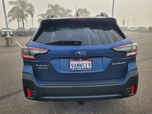 Used 2022 Subaru Outback Premium image 5