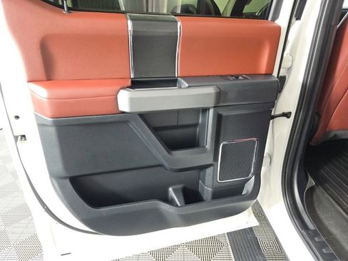 Used 2019 Ford F150 Platinum w/ Max Trailer Tow Package image 32