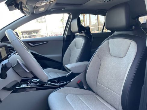 Used 2023 Kia Niro Wave image 18