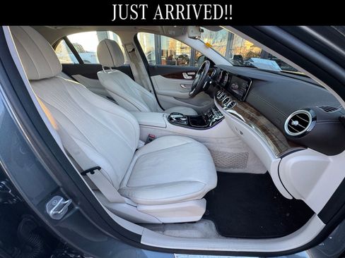 Used 2017 Mercedes-Benz E 300 4MATIC image 9