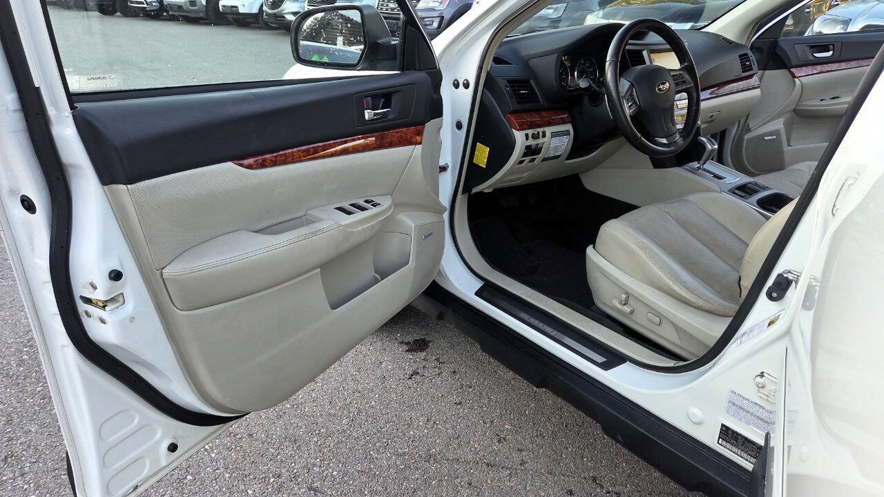 Used 2012 Subaru Outback 2.5i Limited AWD/4WD image 24