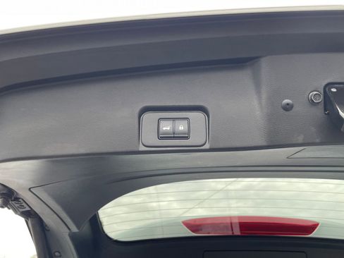 Used 2025 Nissan Rogue SV image 23