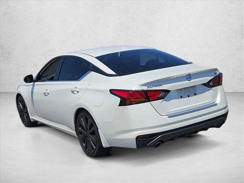 Used 2021 Nissan Altima 2.5 SR w/ SR Premium Package FWD image 7