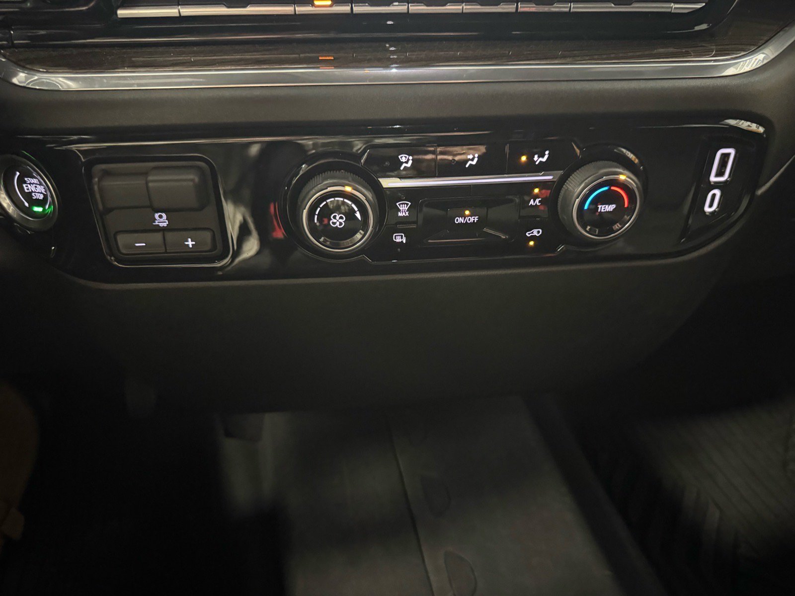 Used 2024 Chevrolet Silverado 2500 LT AWD/4WD image 23