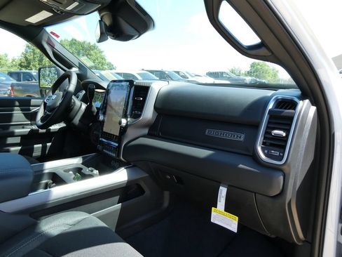 New 2026 RAM 3500 Big Horn AWD/4WD image 25
