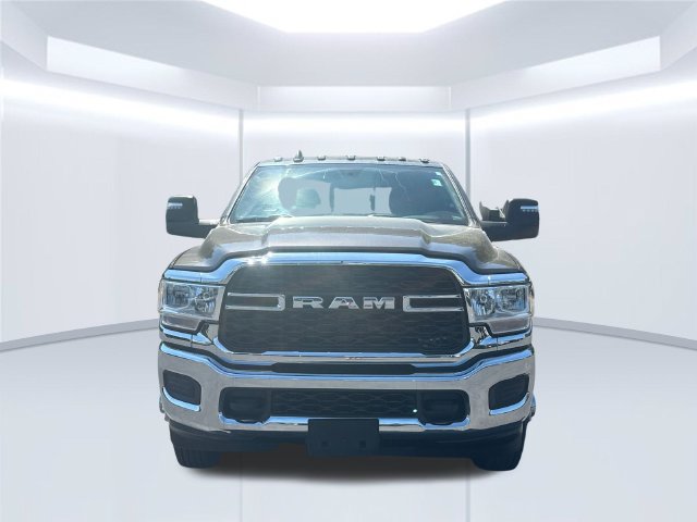 Used 2024 RAM 3500 Tradesman w/ Chrome Appearance Group AWD/4WD image 16