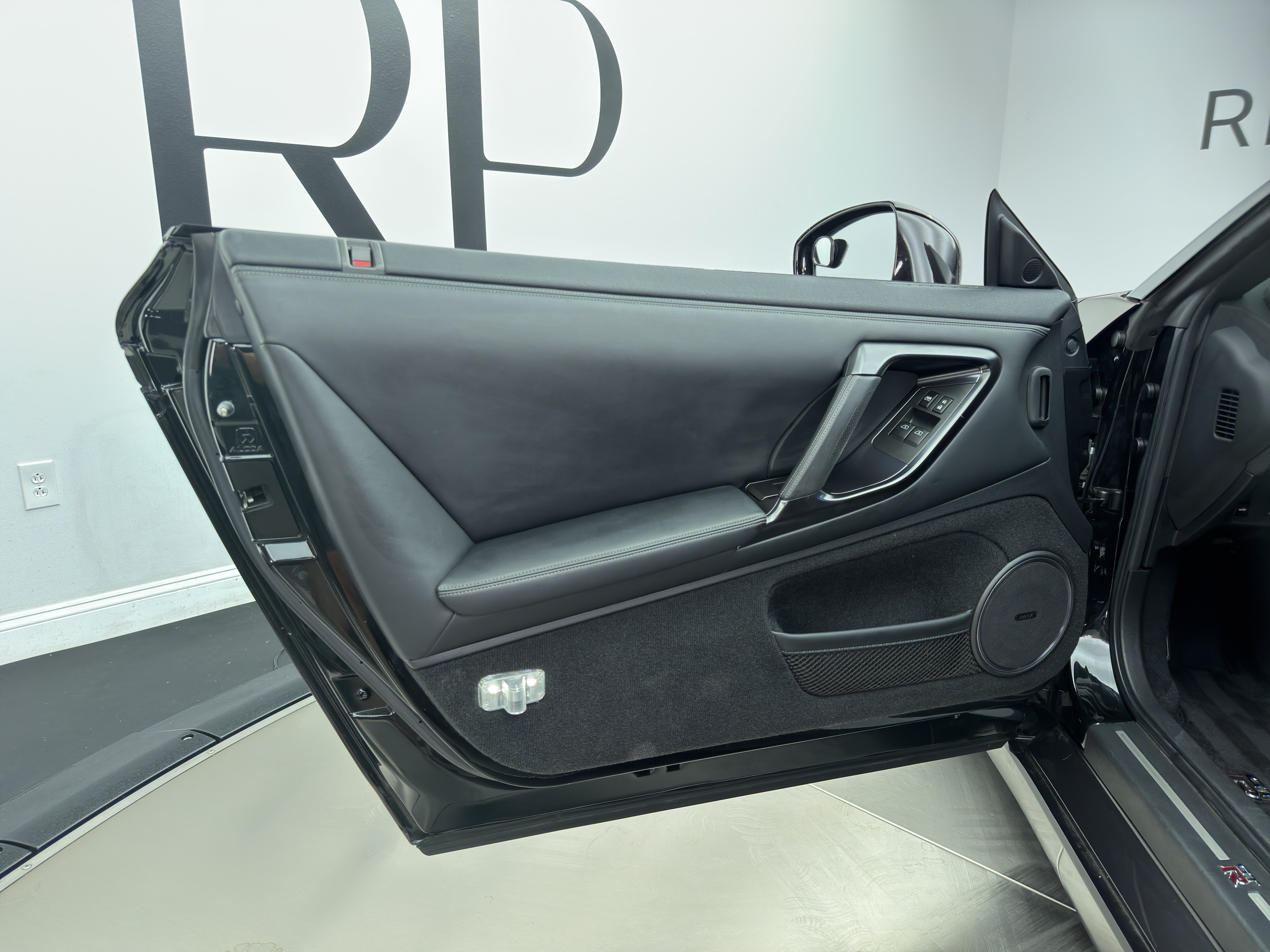 Used 2013 Nissan GT-R Premium AWD/4WD image 14