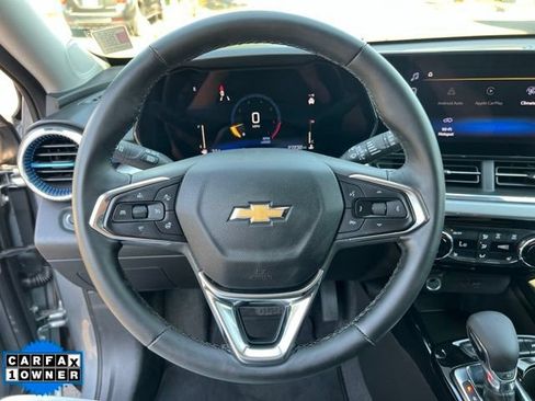Used 2025 Chevrolet Trax LT w/ LT Convenience Package FWD image 23